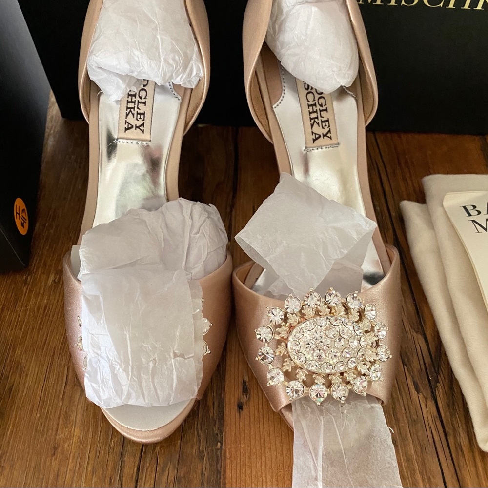 Badgley Mischka Lacie heel